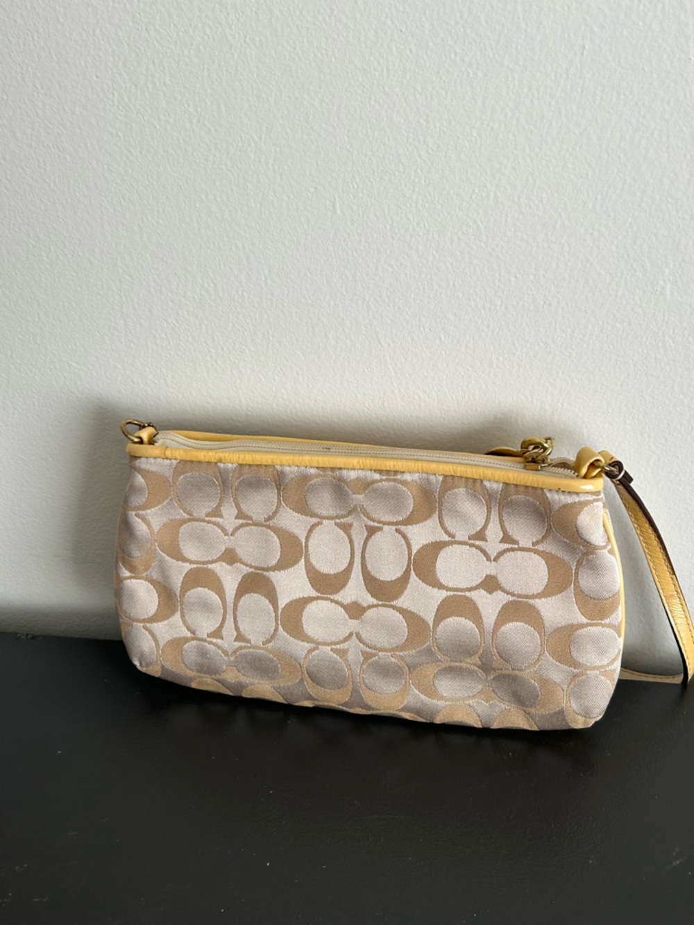 Vintage Coach Yellow Signature Canvas Wristlet Yellow Zip Pouch Clutch Y2K - Picture 9 of 11